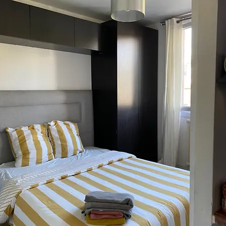 Bel Spacieux ,convivial De 3 Avec Parking Prive Secure Apartmán