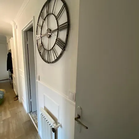 Bel Spacieux ,convivial De 3 Avec Parking Prive Secure Apartmán Caen