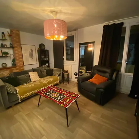 Bel Spacieux ,convivial De 3 Avec Parking Prive Secure Apartment