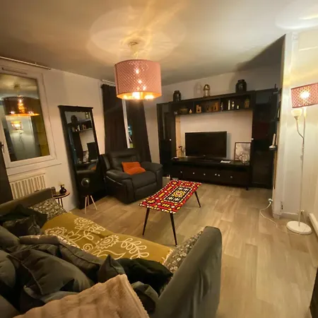 Bel Spacieux ,convivial De 3 Avec Parking Prive Secure *