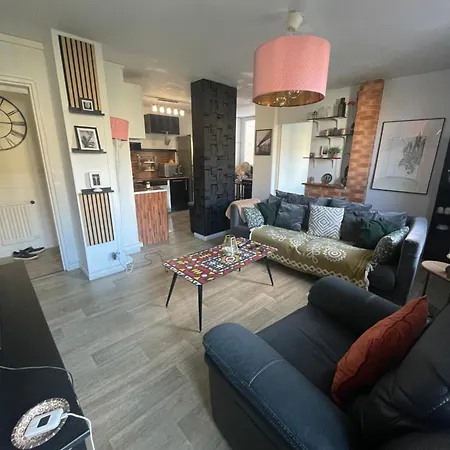 Apartment Bel Spacieux ,convivial De 3 Avec Parking Prive Secure