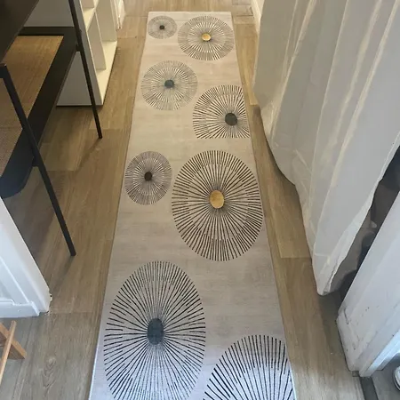 Bel Spacieux ,convivial De 3 Avec Parking Prive Secure Apartmán *