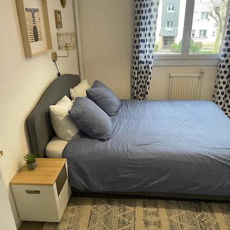 Bel Spacieux ,convivial De 3 Avec Parking Prive Secure Apartmán *