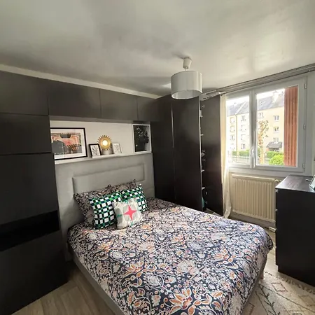 Bel Spacieux ,convivial De 3 Avec Parking Prive Secure Apartament *