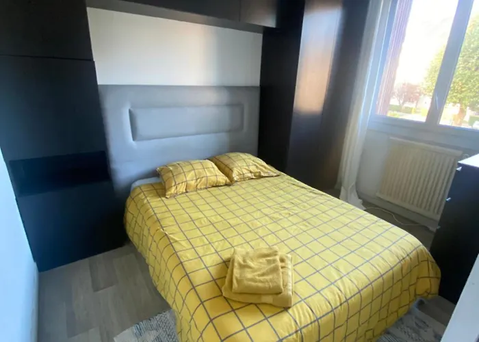 Bel Spacieux ,convivial De 3 Avec Parking Prive Secure Apartmán