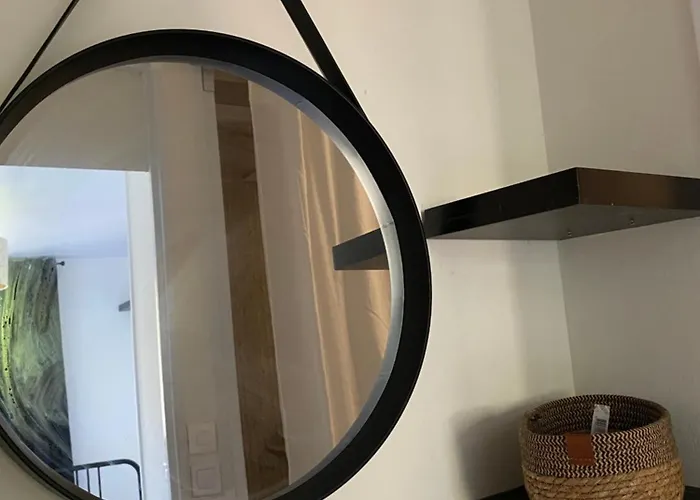 Bel Spacieux ,convivial De 3 Avec Parking Prive Secure Appartement