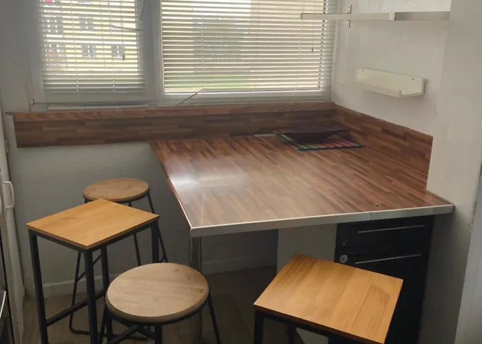 Bel Spacieux ,convivial De 3 Avec Parking Prive Secure Apartmán Caen