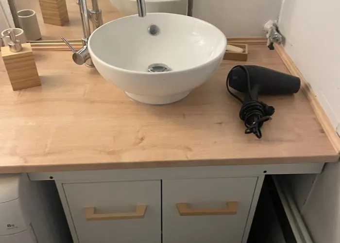 Bel Spacieux ,convivial De 3 Avec Parking Prive Secure *