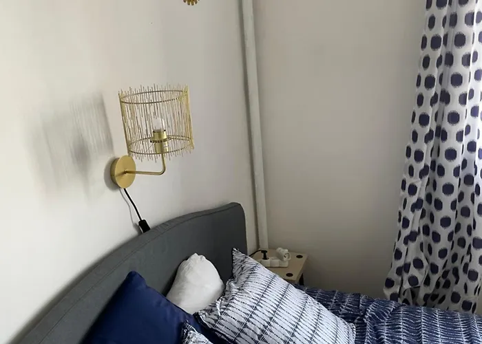 Bel Spacieux ,convivial De 3 Avec Parking Prive Secure Apartmán