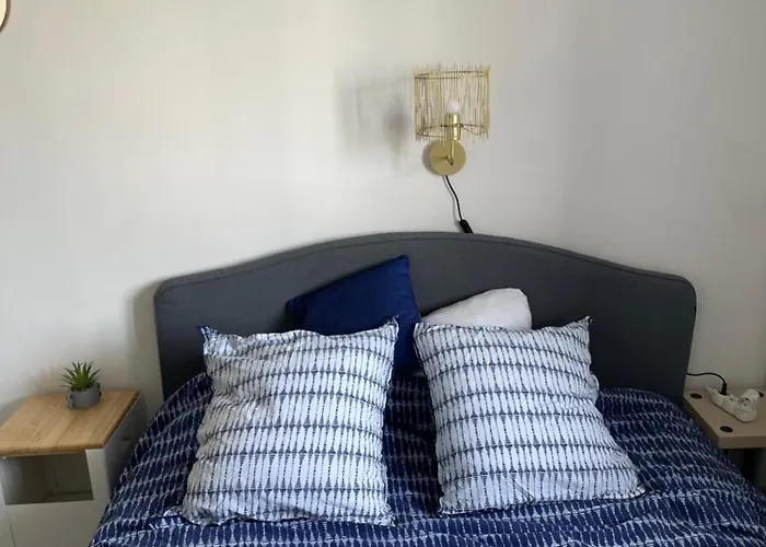 Bel Spacieux ,convivial De 3 Avec Parking Prive Secure *